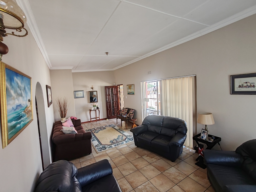 3 Bedroom Property for Sale in Heuwelkruin Eastern Cape